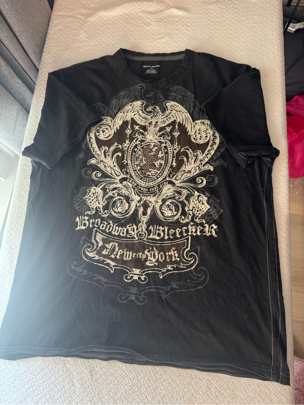Dkny Black Graphic Crest Short Sleeve Tee